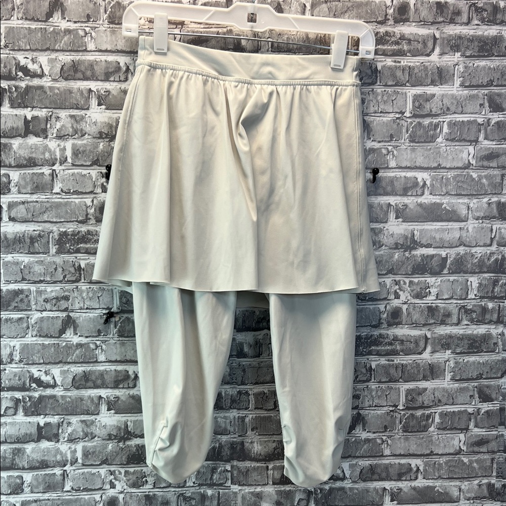 SPANX Skirted capri Leggings